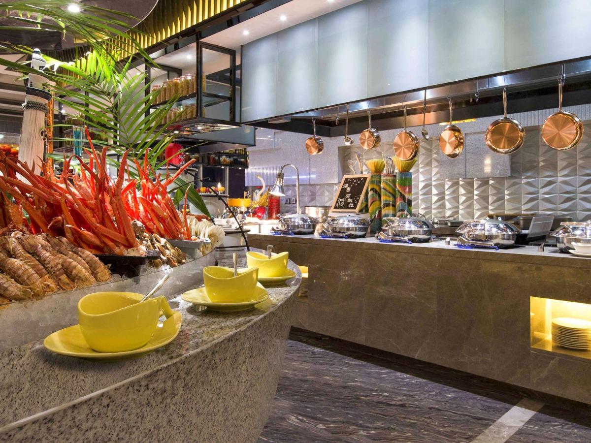 Hotel Pullman Yantai Center Esterno foto