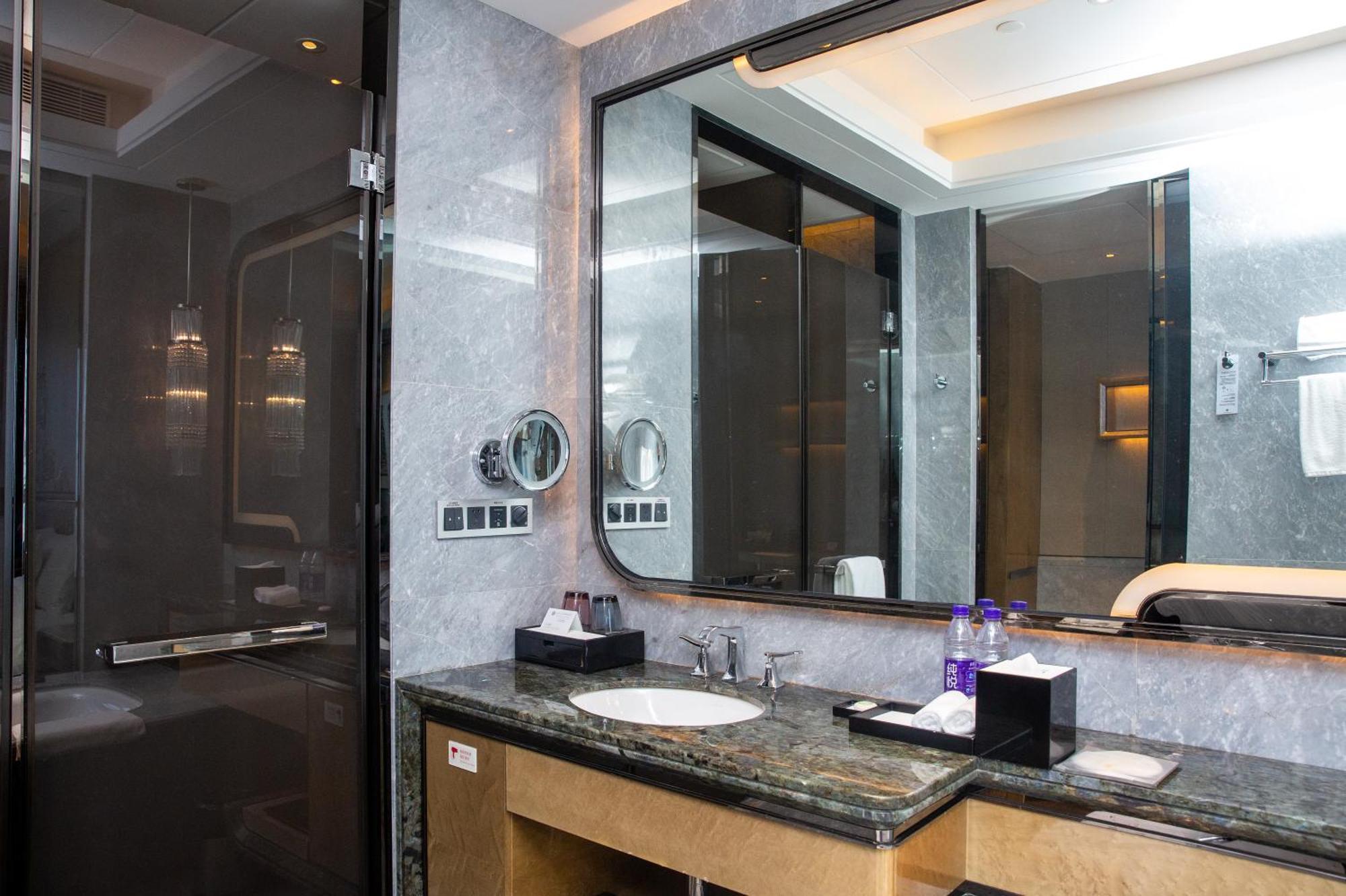 Hotel Pullman Yantai Center Esterno foto